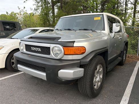 Used 2008 Toyota FJ Cruiser 2WD image 2