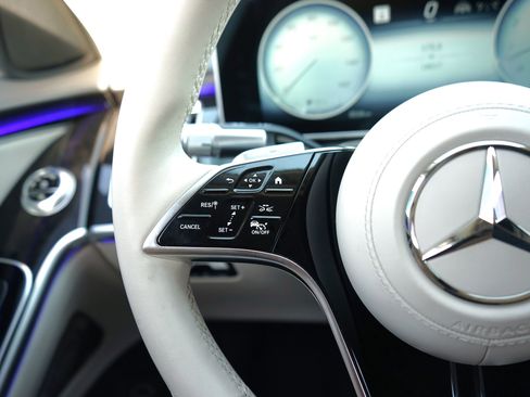 Used 2023 Mercedes-Benz S 500 4MATIC image 18