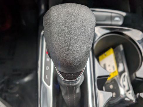 Used 2025 Chevrolet Trax LT image 30