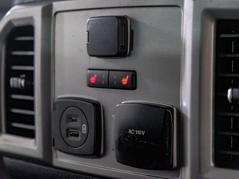 Used 2021 Ford F350 Lariat w/ Chrome Package image 32