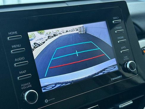 Used 2022 Toyota Camry SE image 18