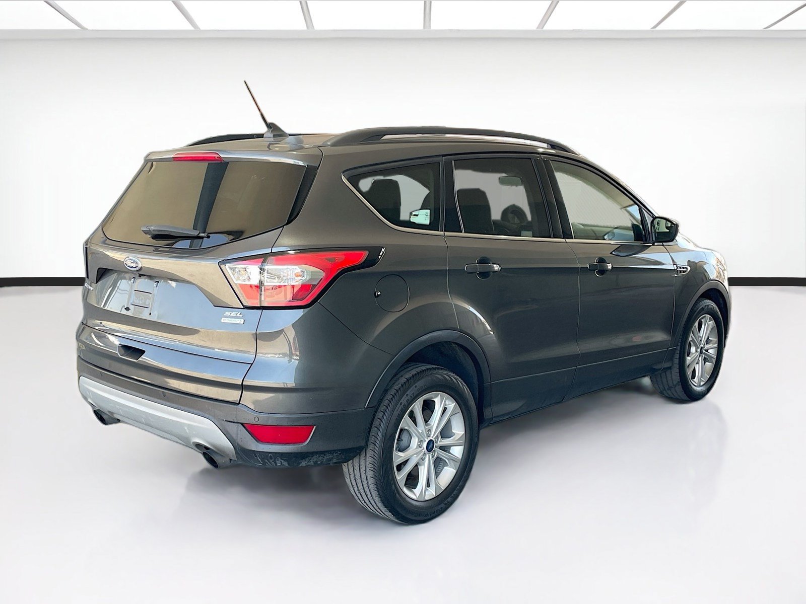 Used 2018 Ford Escape SEL FWD image 4