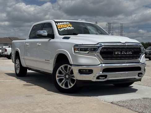 Used 2024 RAM 1500 Limited AWD/4WD image 2