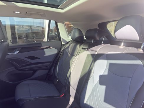 New 2026 Volkswagen Tiguan SE image 13