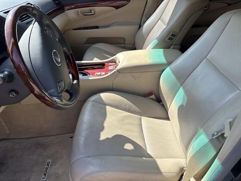 Used 2008 Lexus LS 460 RWD image 25