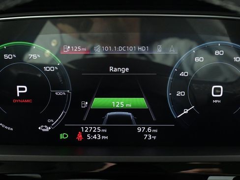 Used 2022 Audi e-tron Premium Plus w/ Premium Plus Package image 59