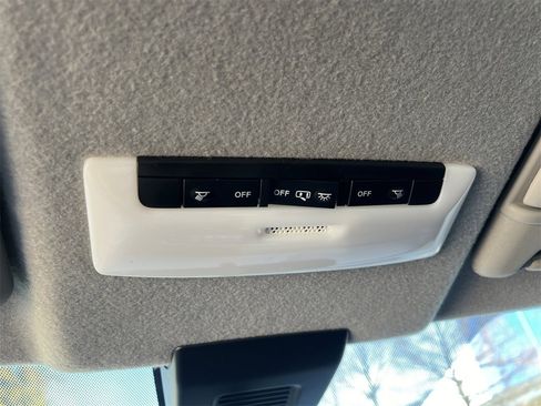 Certified 2025 Nissan Kicks Play S image 20