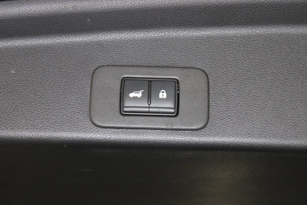 Used 2025 Nissan Murano SL w/ Cargo Package AWD/4WD image 11