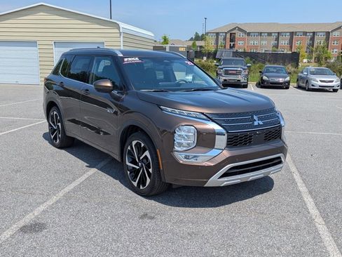 Used 2023 Mitsubishi Outlander SEL image 3