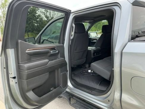 Used 2023 Chevrolet Silverado 1500 RST w/ Convenience Package II AWD/4WD image 17