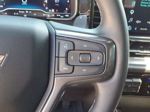 Used 2025 Chevrolet Silverado 1500 High Country w/ High Country Premium Package AWD/4WD image 33