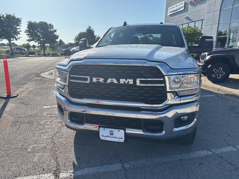 Used 2024 RAM 3500 Big Horn AWD/4WD image 10