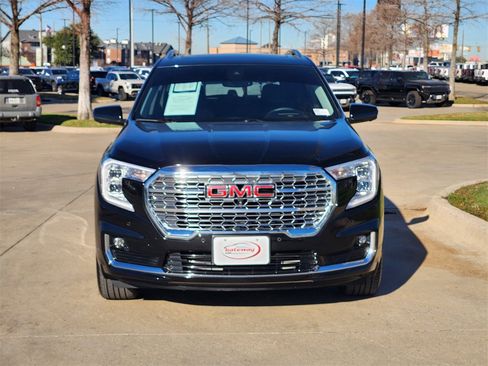 Used 2024 GMC Terrain Denali w/ Denali Premium Package image 2