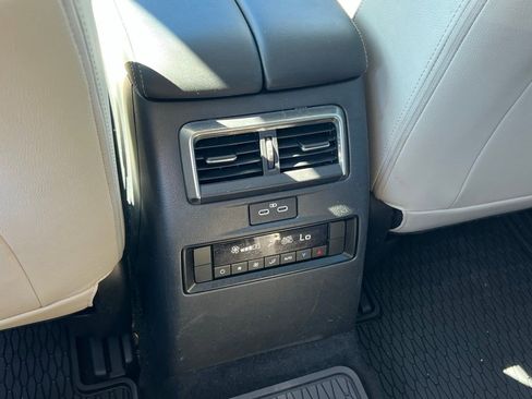 Used 2024 MAZDA CX-90 Plug-In Hybrid w/ Preferred AWD/4WD image 18
