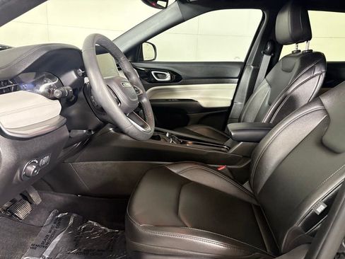 Used 2025 Jeep Compass Limited AWD/4WD image 21