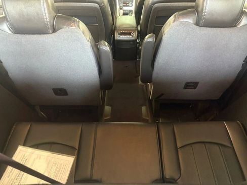 Used 2010 GMC Acadia SLT w/ Technology Package image 20