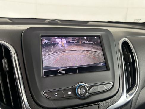 Used 2022 Chevrolet Equinox LT AWD/4WD image 17
