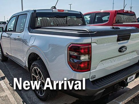 Used 2026 Ford Maverick Lariat AWD/4WD image 2