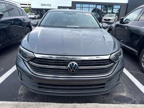 Used 2024 Volkswagen Jetta SEL FWD image 2