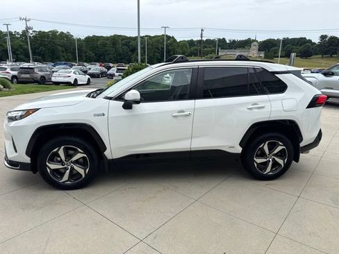 Used 2023 Toyota RAV4 SE w/ Weather & Moonroof Package AWD/4WD image 4