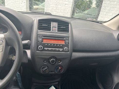 Used 2015 Nissan Versa S Plus FWD image 11