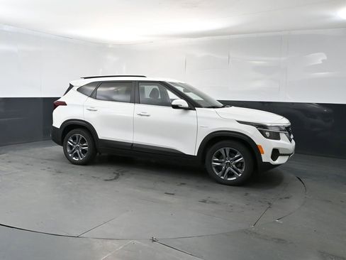 Used 2022 Kia Seltos S AWD/4WD image 7