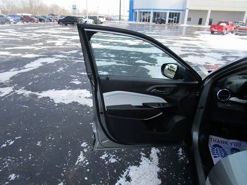 Certified 2025 Chevrolet Trax LT w/ LT Convenience Package image 16