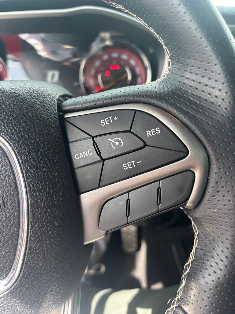 Used 2016 Dodge Challenger SRT Hellcat RWD image 11