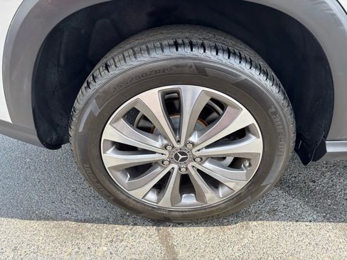 Used 2021 Mercedes-Benz GLE 350 w/ Premium Package image 18