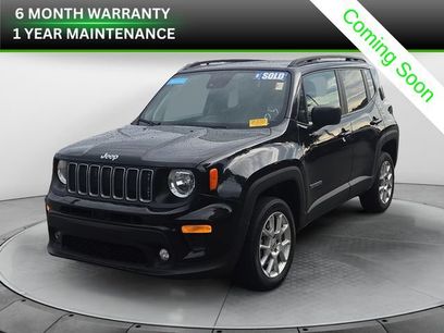 Used 2023 Jeep Renegade Latitude w/ Sun & Fun Group