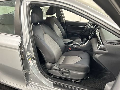Used 2018 Toyota Camry LE FWD image 22