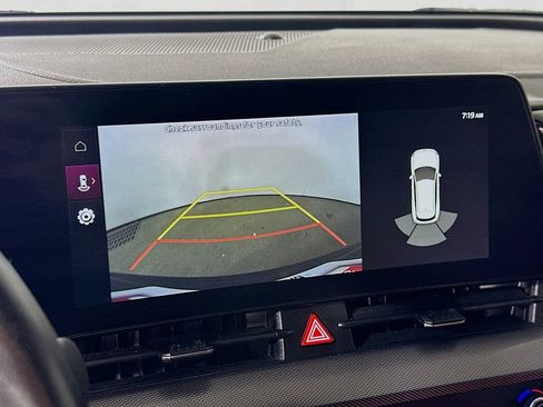 Used 2023 Kia Sportage SX image 9