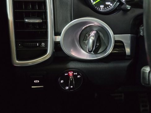 Used 2017 Porsche Cayenne S Platinum w/ Premium Package Plus (Pjy) image 19