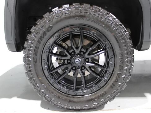 Used 2020 GMC Sierra 1500 AT4 w/ AT4 Premium Package AWD/4WD image 13