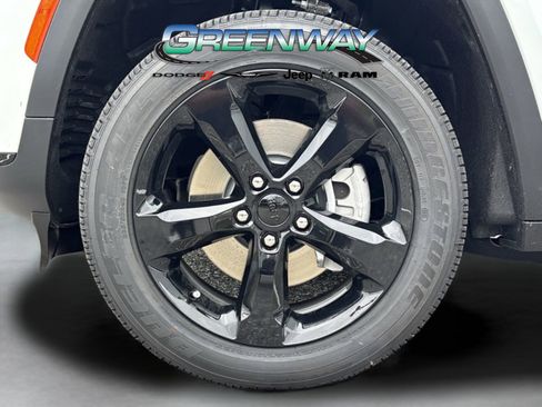 New 2025 Jeep Grand Cherokee L Altitude image 33