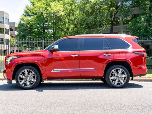 Used 2023 Toyota Sequoia Capstone AWD/4WD image 9