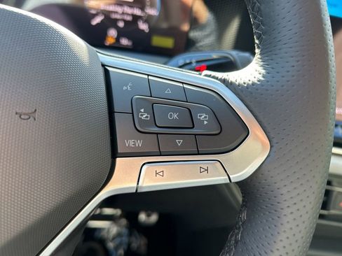 New 2026 Volkswagen Tiguan SE R-Line FWD image 29