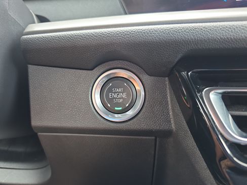Used 2026 Chevrolet Traverse LT FWD image 26