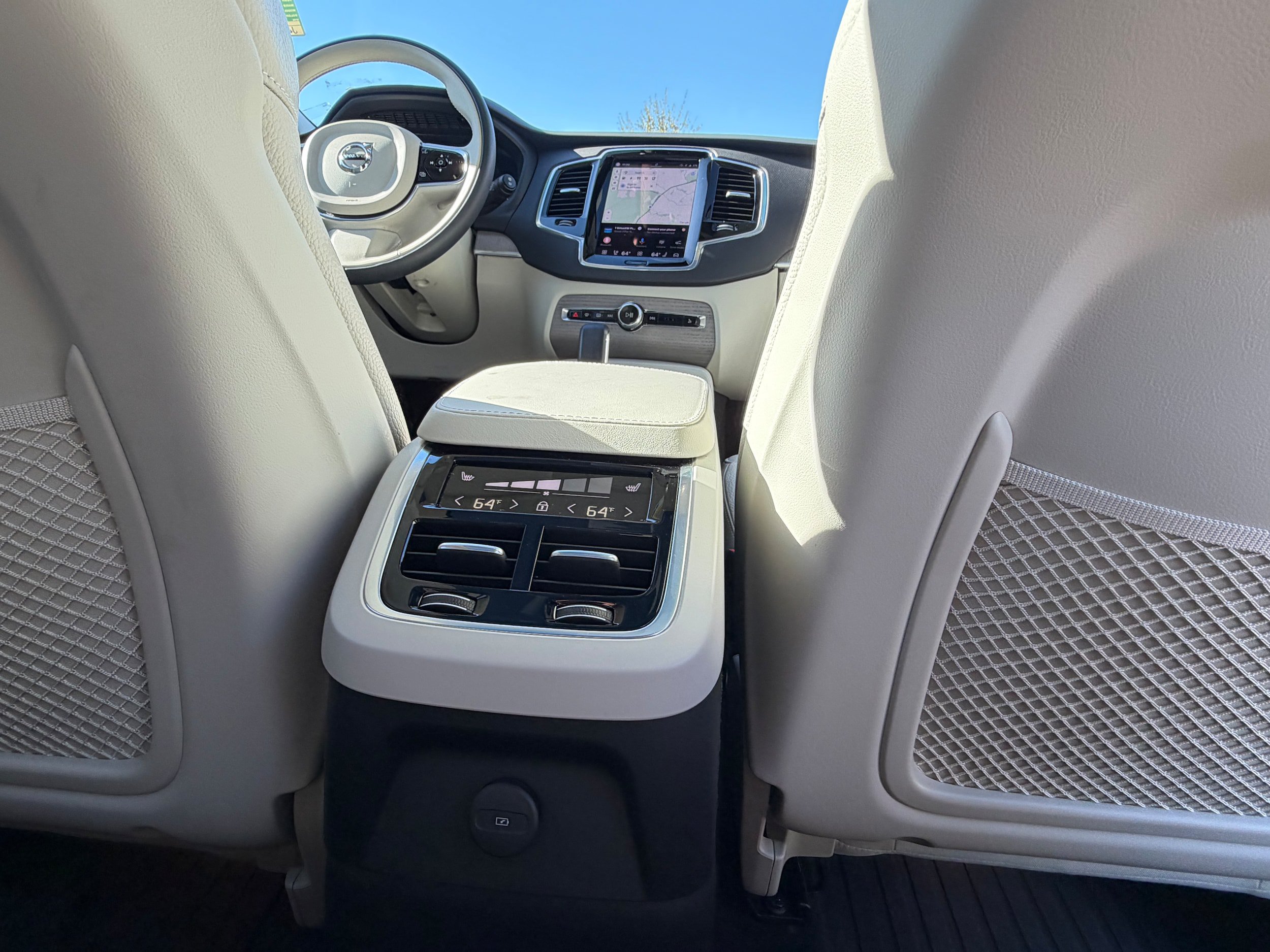 Certified 2024 Volvo XC90 T8 Plus w/ Protection Package Premier AWD/4WD image 14