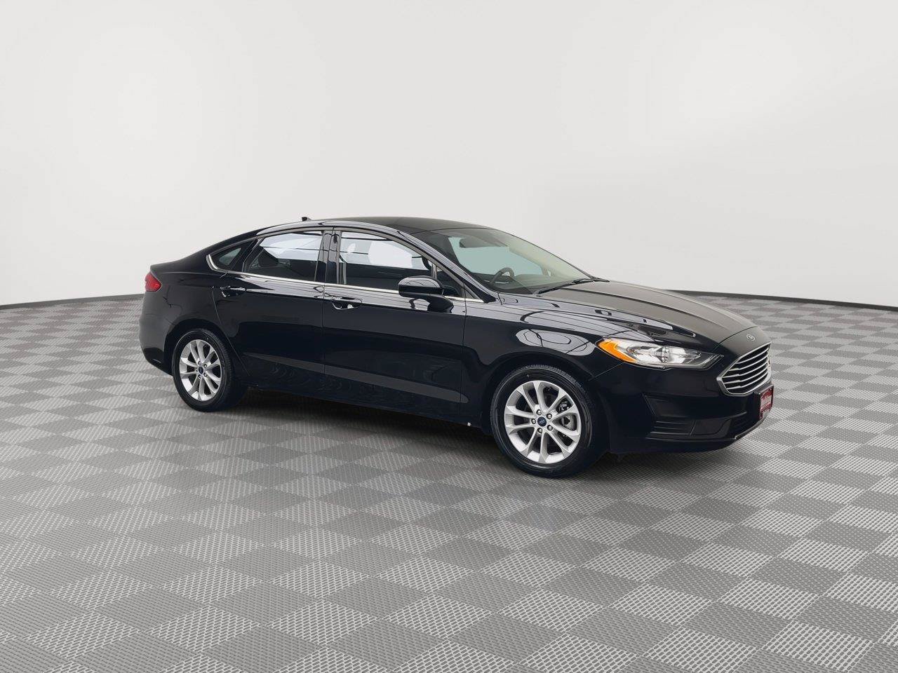 Used 2020 Ford Fusion SE FWD image 36