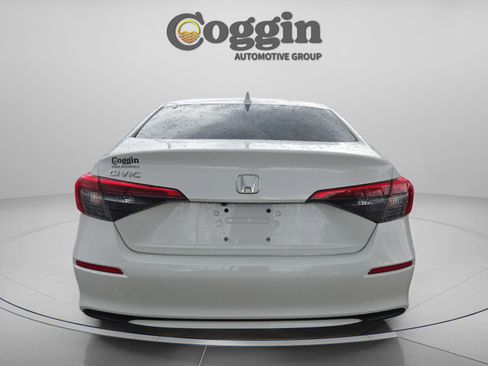 Used 2023 Honda Civic EX image 4