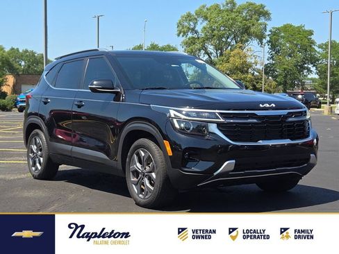 Used 2024 Kia Seltos S AWD/4WD image 1
