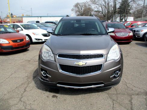 Used 2011 Chevrolet Equinox LT w/ Chrome Appearance Package image 3