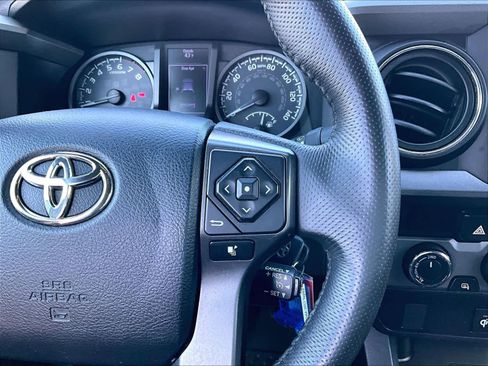 Used 2017 Toyota Tacoma TRD Sport w/ Tow Package image 24