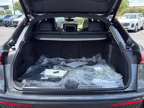 New 2026 Audi SQ5 Prestige AWD/4WD image 8
