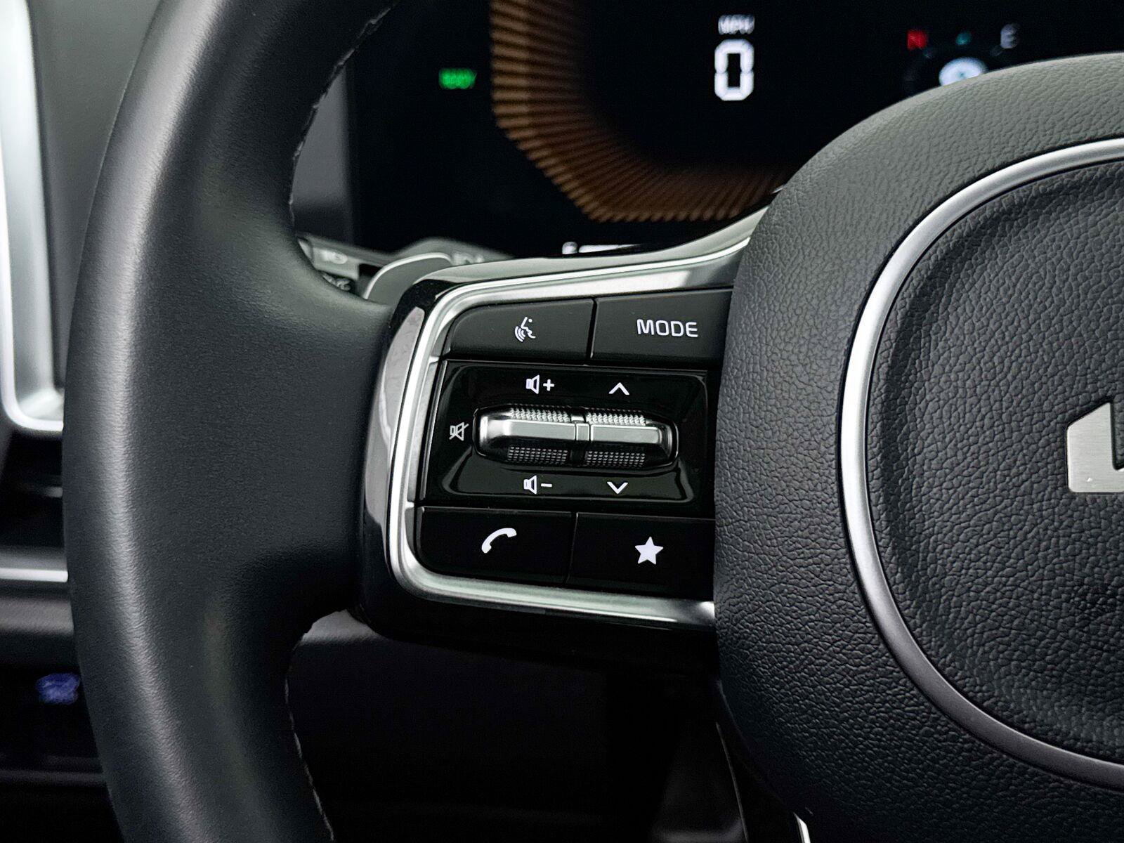 Used 2025 Kia Sorento EX w/ EX Panoramic Sunroof Package AWD/4WD image 35