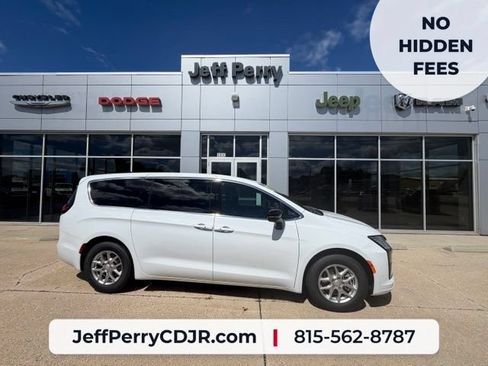 New 2027 Chrysler Pacifica Select FWD image 1