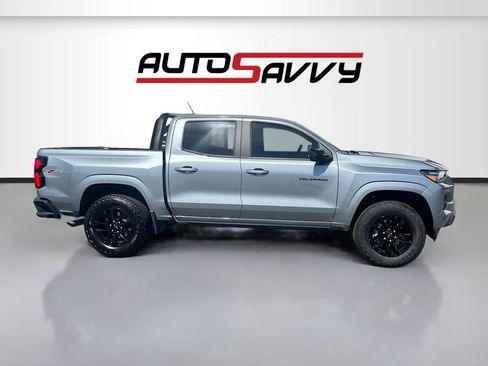 Used 2025 Chevrolet Colorado Z71 w/ Midnight Edition image 8