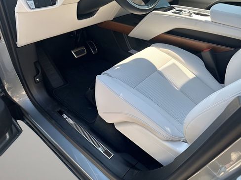 New 2026 Cadillac Vistiq Luxury image 24