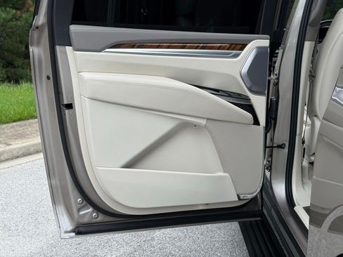 Certified 2025 Cadillac Escalade ESV Sport Platinum w/ LPO, ONYX Package AWD/4WD image 24